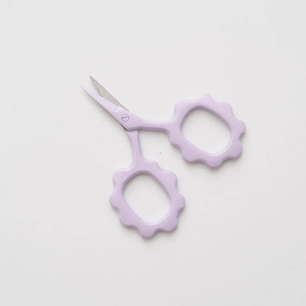 Scallop Handle Embroidery Scissors