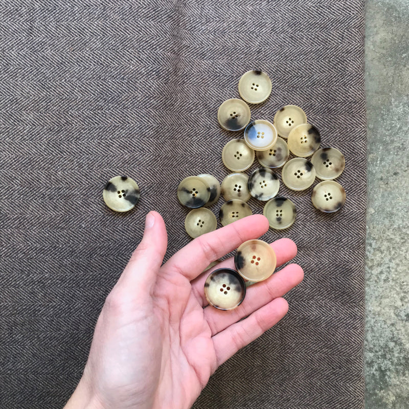 Retrosaria Horn Buttons